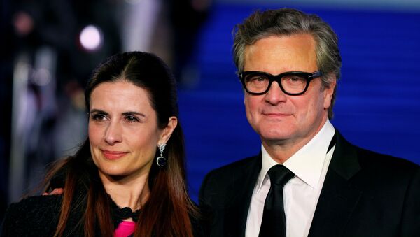 El actor británico Colin Firth con su esposa Livia Giuggioli - Sputnik Mundo