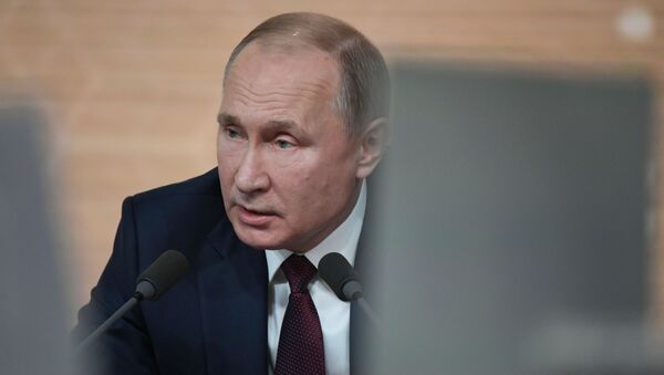 El presidente ruso, Vladímir Putin, durante la gran rueda de prensa anual 2019 - Sputnik Mundo