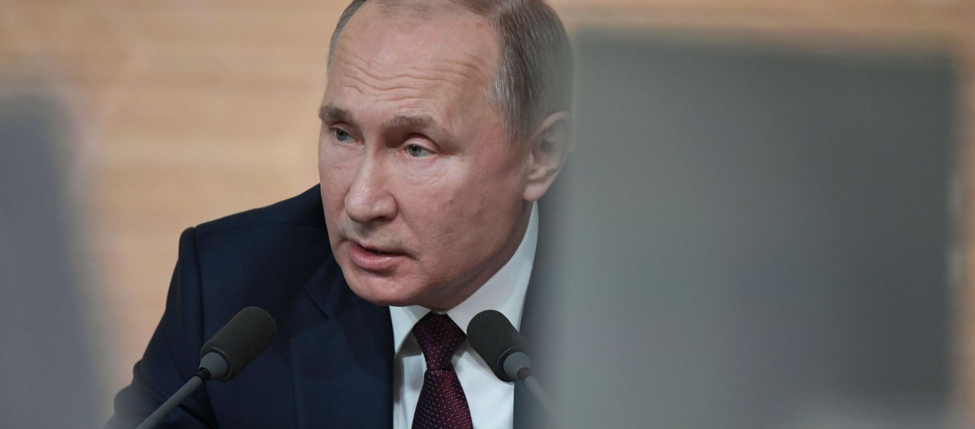 El presidente ruso, Vladímir Putin, durante la gran rueda de prensa anual 2019 - Sputnik Mundo, 1920, 20.12.2019