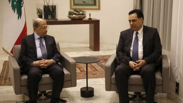 El presidente libanés, Michel Aoun, y el primer ministro, Hasan Diab - Sputnik Mundo