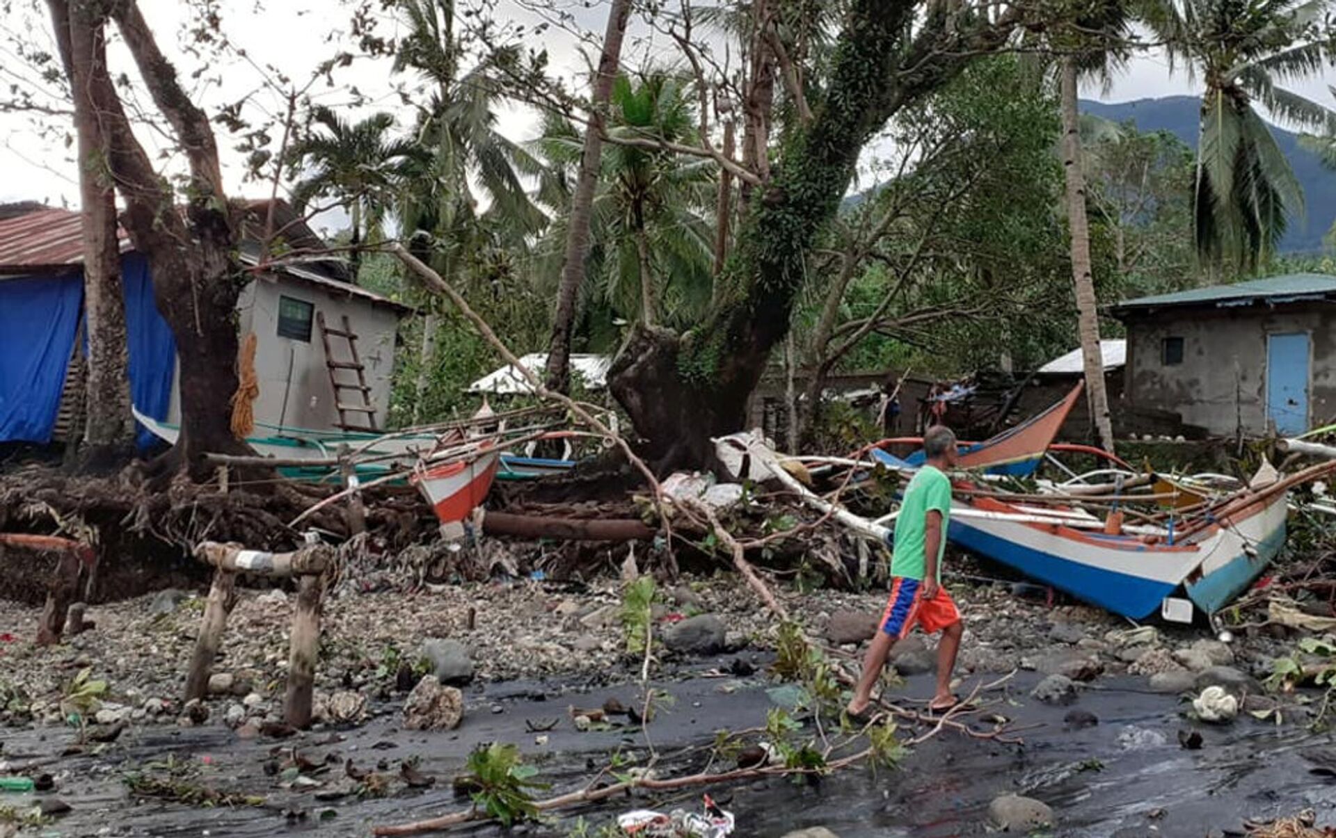 Тайфун на филиппинах сегодня. Тайфун на филиппинах сейчас. Тайфун на филиппинах. Тайфун на филиппинах сегодня. Бохоль филиппины тайфун.