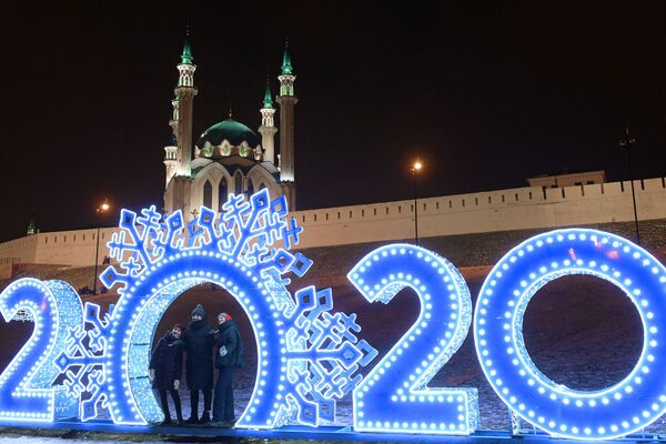 Rusia se embellece con luces y hielo para la llegada del 2020

 - Sputnik Mundo
