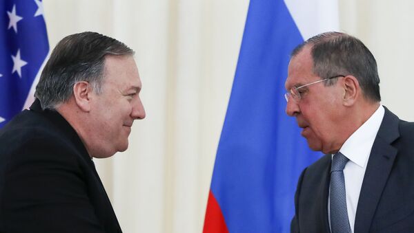 Secretario de Estado de EEUU, Mike Pompeo, y ministro de Asuntos Exteriores de Rusia, Serguéi Lavrov - Sputnik Mundo