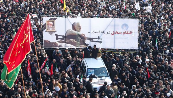 El pueblo iraní se despide del general Soleimani, asesinado por EEUU - Sputnik Mundo