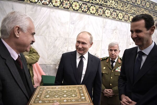 El regalo de Putin a una de las mezquitas más antiguas del mundo | Fotos, vídeo El regalo de Putin a una de las mezquitas más antiguas del mundo | Fotos, vídeo - Sputnik Mundo