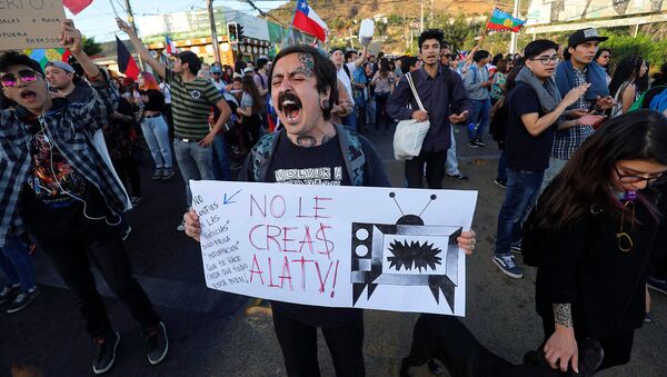 Manifestación de protesta en Chile - No le creas a la TV - Sputnik Mundo