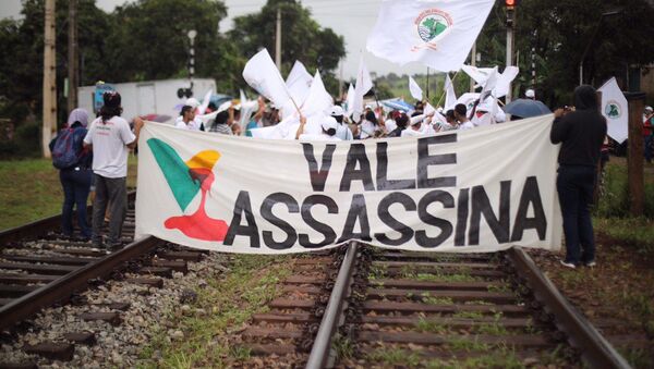 Manifestantes del Movimiento de Afectados por las Represas marchan desde Belo Horizonte hasta Brumadinho - Sputnik Mundo