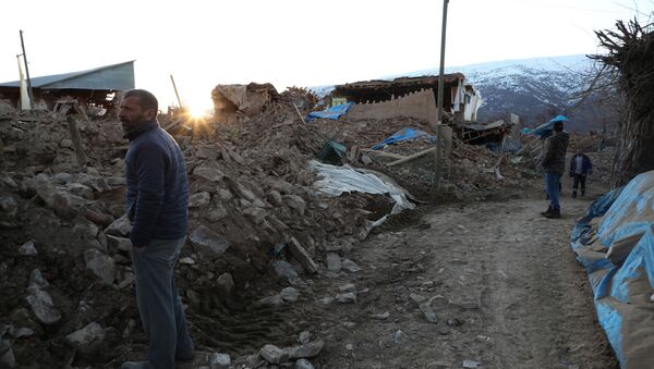 Consecuencias del terremoto en la provincia turca de Elazig - Sputnik Mundo