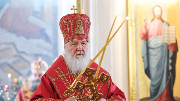 Kiril, el patriarca de Moscú y toda Rusia, celebra una liturgia festiva en la catedral de Santa Tatiana el Día del Universitario (2018) - Sputnik Mundo