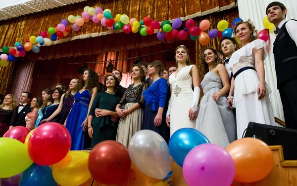 Universitarios participan en las celebraciones del Día de Tatiana en la Universidad Estatal de Sebastopol - Sputnik Mundo