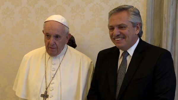 Así fue el memorable encuentro entre Alberto Fernández y el papa Francisco - Sputnik Mundo