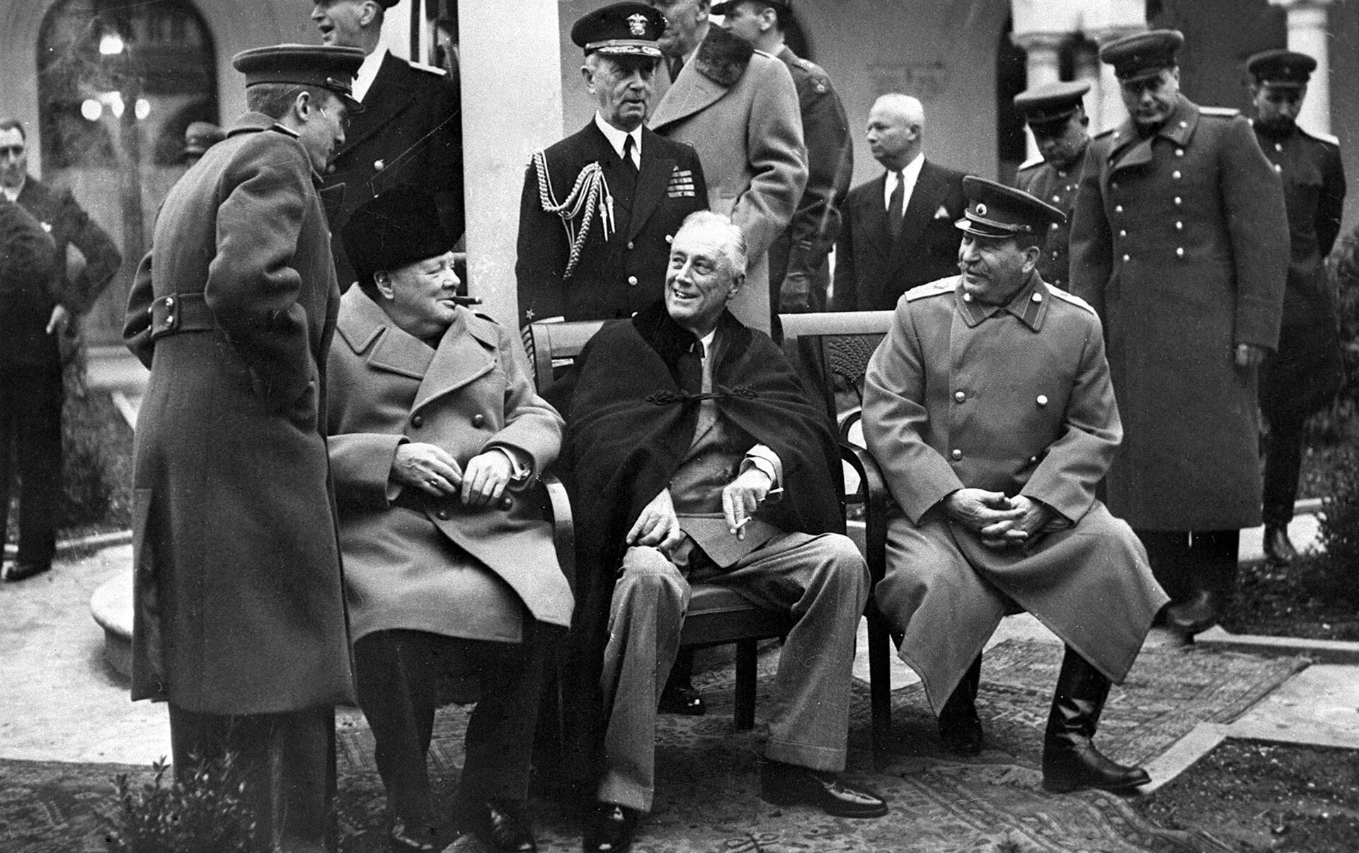 Cómo la URSS, EEUU y el Reino Unido acordaron en Yalta el nuevo orden  mundial en 1945? , Sputnik Mundo