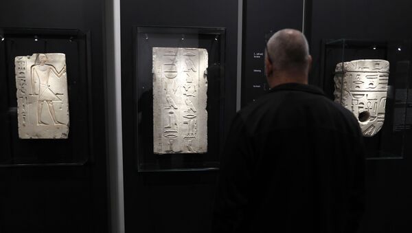El ancla y otras piezas de la exposición Emoglifos en Jerusalén - Sputnik Mundo