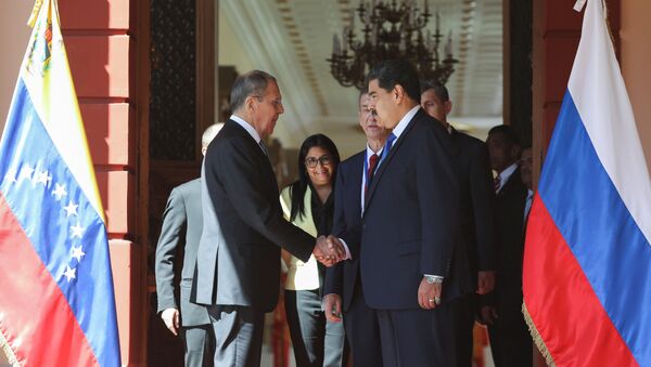 El cancileer ruso, Serguéi Lavrov, y el presidente de Venezuela, Nicolás Maduro - Sputnik Mundo