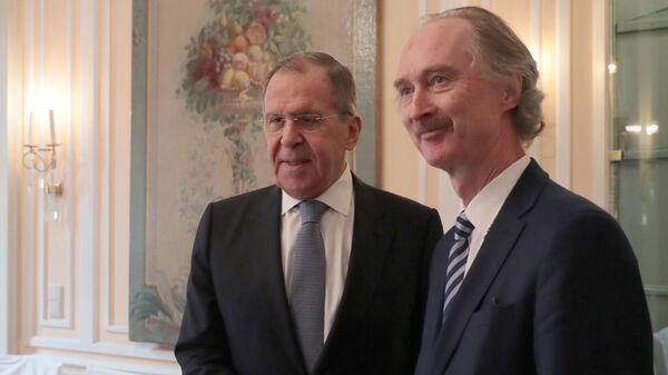 El ministro de Exteriores de Rusia, Serguéi Lavrov, y el enviado especial de la ONU para Siria, Geir Pedersen - Sputnik Mundo