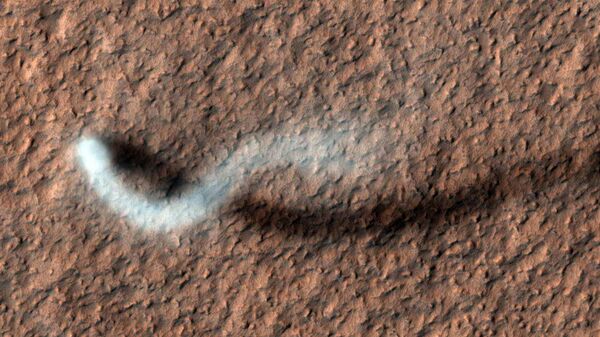 Un 'demonio de polvo' en Marte - Sputnik Mundo