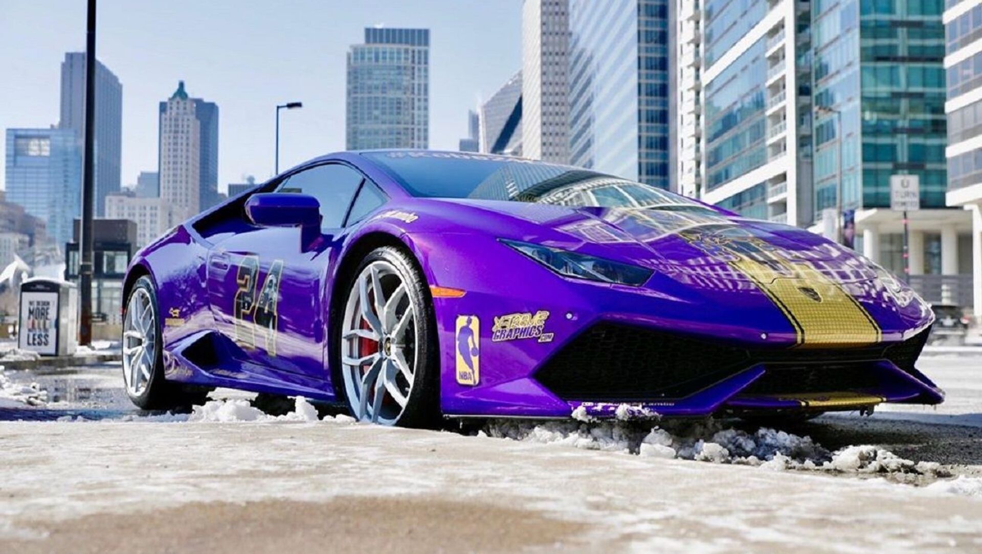 Un Lamborghini tuneado en honor a Kobe Bryant | Fotos, vídeo ,  Sputnik Mundo