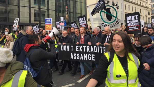 Manifestación contra la extradición de Julian Assange - Sputnik Mundo