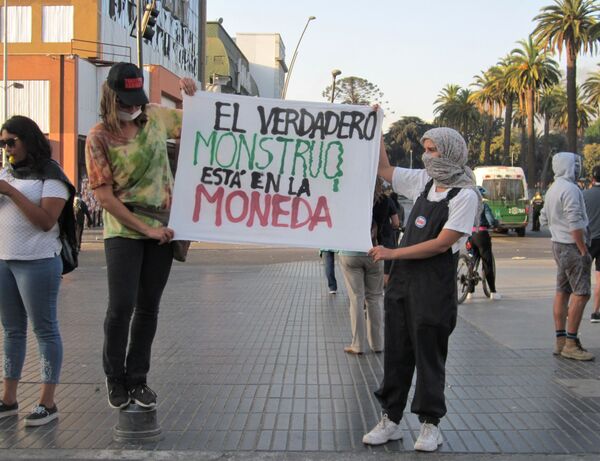 Festival de Viña 2020: el nuevo campo de batalla del estallido social en Chile | Fotos Festival de Viña 2020: el nuevo campo de batalla del estallido social en Chile | Fotos - Sputnik Mundo