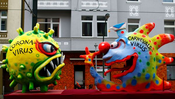 Figuras de coronavirus y 'carnaval virus' en Dusseldorf, Alemania - Sputnik Mundo