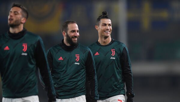 Gonzalo Higuaín y Cristiano Ronaldo, jugadores de la Juventus - Sputnik Mundo
