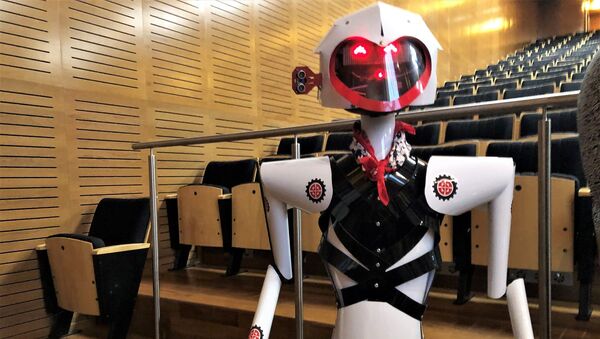 El robot María, mascota argentina de la Campaña para Detener los Robots Asesinos - Sputnik Mundo