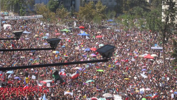 Marcha por el 8M en Santiago de Chile - Sputnik Mundo