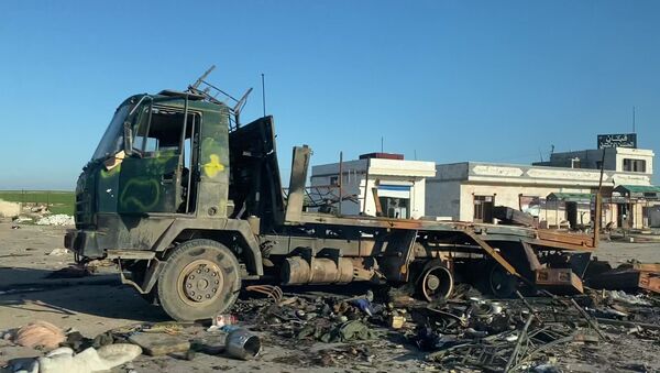 Un camión destrozado en Siria (imagen referencial) - Sputnik Mundo