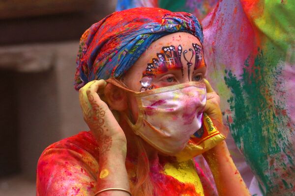 Los espectaculares colores de Holi, el festival hindú de primavera  - Sputnik Mundo