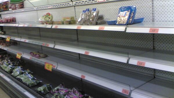 Estantes vacíos en el supermercado de Mercadona - Sputnik Mundo