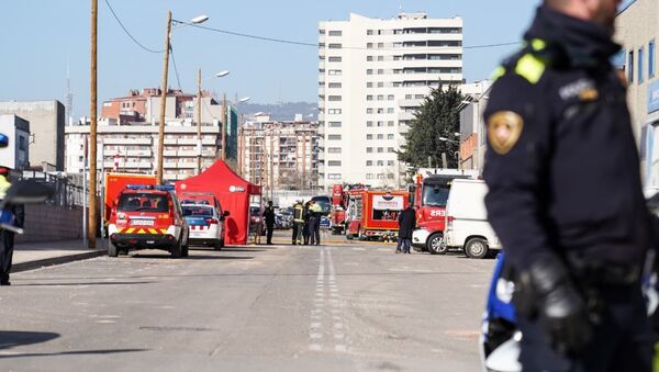 La situación en el lugar de la explosión cerca de la planta química en Barcelona - Sputnik Mundo