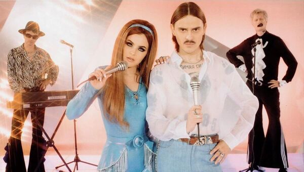 El vídeo de la canción 'Uno' del grupo ruso de música 'rave' Little Big - Sputnik Mundo