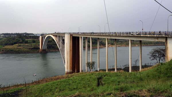 El Puente de la Amistad entre Paraguay y Brasil - Sputnik Mundo