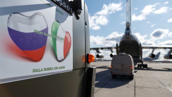 Aviones con ayuda rusa para combatir el coronavirus en Italia - Sputnik Mundo