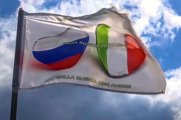 Misión antiviral: los militares rusos prestan ayuda a Italia - Sputnik Mundo