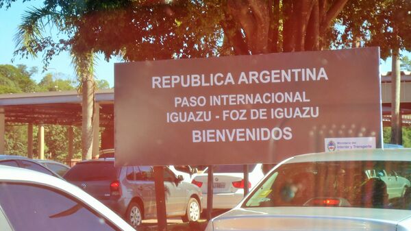 Paso fronterizo entre Argentina y Brasil - Sputnik Mundo
