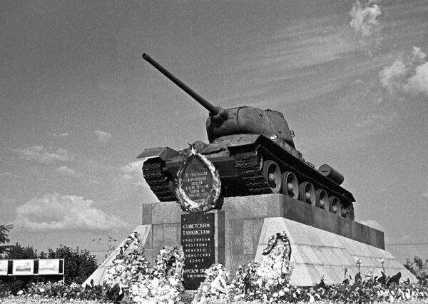 El T-34, la 'superarma' que ayudó a la URSS a ganar la Gran Guerra Patria El T-34, la 'superarma' que ayudó a la URSS a ganar la Gran Guerra Patria - Sputnik Mundo
