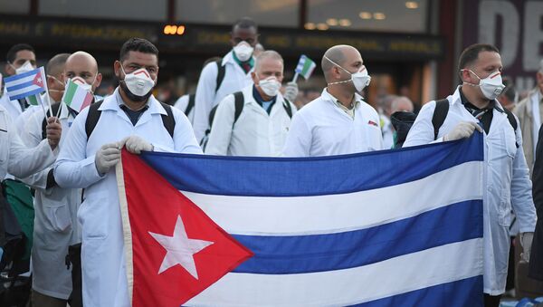 Médicos cubanos en Italia - Sputnik Mundo