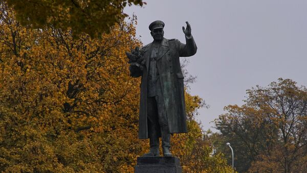 El monumento al mariscal soviético Iván Kónev que liberó Praga de los nazis - Sputnik Mundo