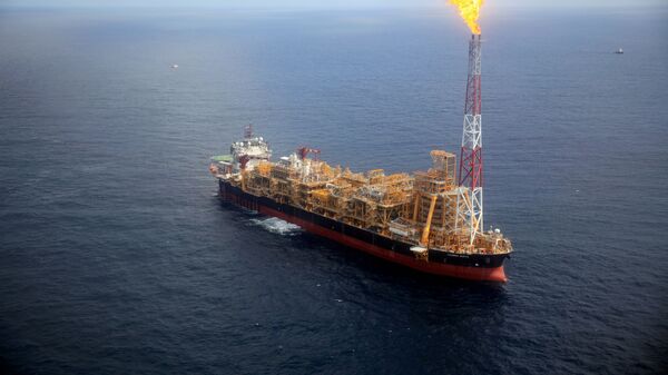 Una plataforma de petróleo de la OPEP cerca de la costa de Angola - Sputnik Mundo