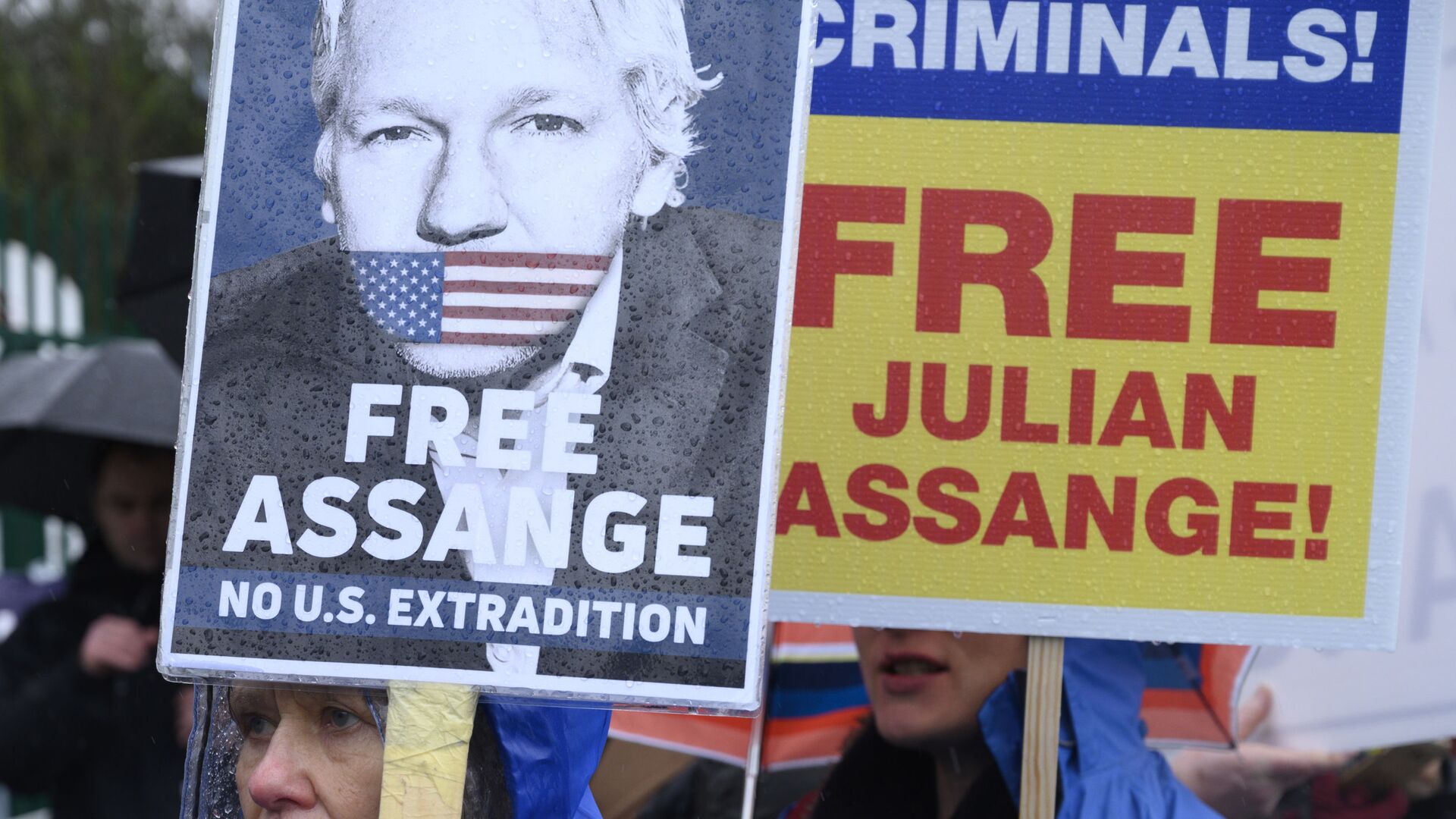 Una protesta contra la extradición de Julian Assange en Londres - Sputnik Mundo, 1920, 09.12.2021