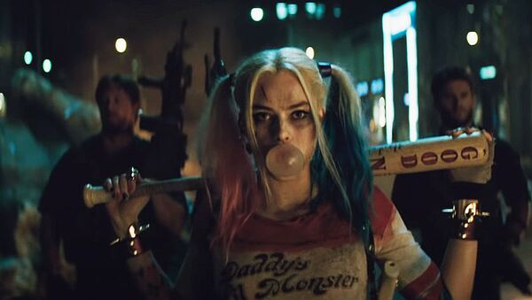 La villana Harley Quinn, interpretada por Margot Robbie - Sputnik Mundo