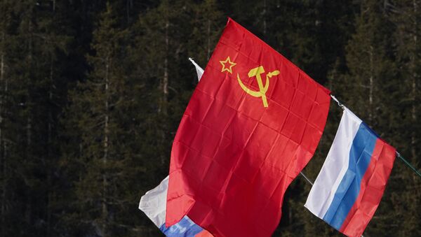 Banderas de la URSS y Rusia - Sputnik Mundo