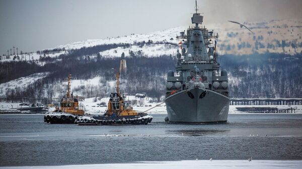 El crucero de misiles Mariscal Ustinov de la Flota del Norte de Rusia - Sputnik Mundo