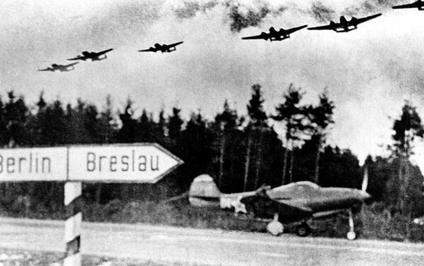 La autopista Berlín-Breslau desde la cual los pilotos de la división de Pokrishkin hicieron despegar sus aeronaves durante el combate por la capital alemana. - Sputnik Mundo