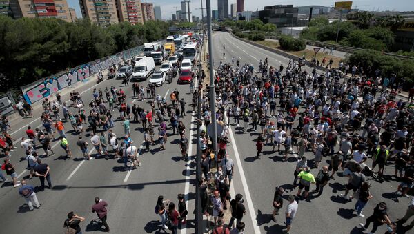 Los trabajadores de Nissan en Barcelona inician protestas por cierre de la fábrica - Sputnik Mundo