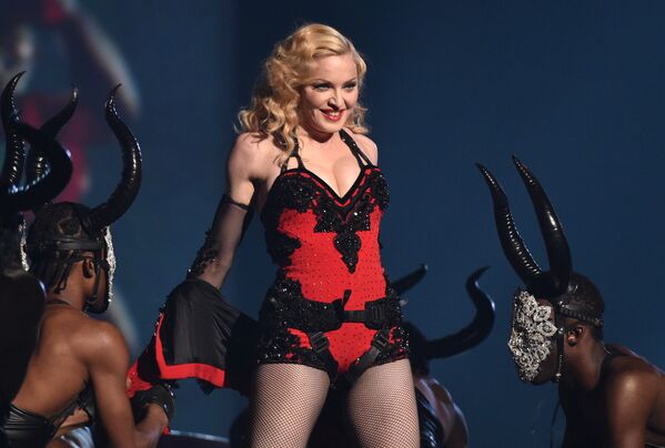 La cantante Madonna actúa en la 57ª edición de los premios Grammy en Los Ángeles, Estados Unidos, 2015 - Sputnik Mundo