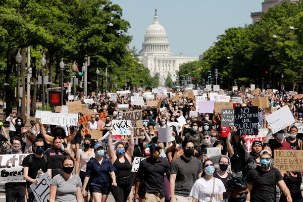 Las protestas que azotan EEUU, en imágenes

 - Sputnik Mundo