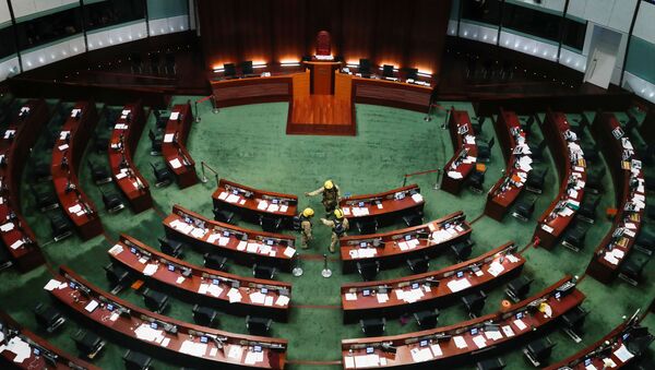 Bomberos revisan el edificio del Consejo Legislativo de Hong Kong - Sputnik Mundo