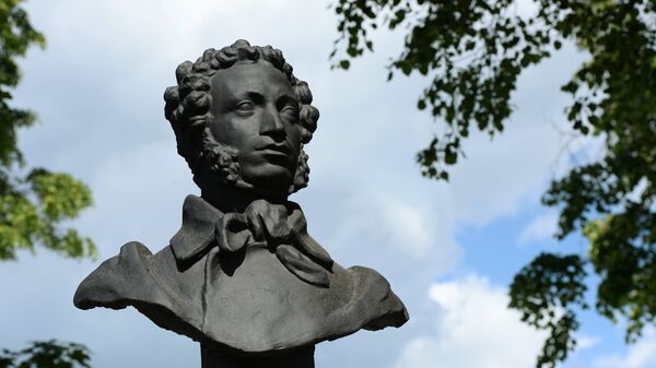 El monumento dedicado a Alexandr Pushkin (Archivo) - Sputnik Mundo